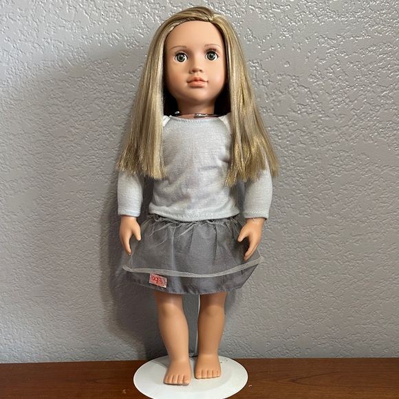 18” Our Generation Doll Blonde Green Eyes - Picture 2 of 15